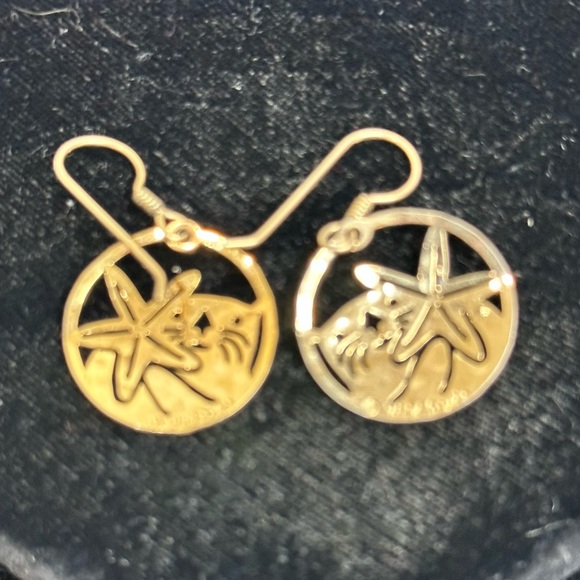 Cat Flower Signed Cut Out Gold Tone Fish Hook Earrings VTG Owl Silver Pendant - Picture 5 of 9